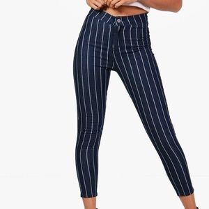 🆕 Luci blue pinstripe cropped jeans Size 0